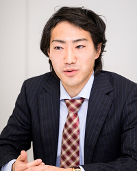 福田 氏